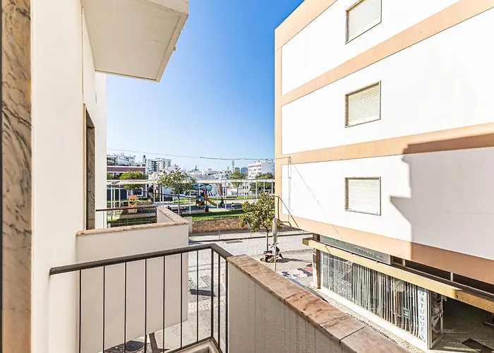 Hostel Arbutus Bed And Bar