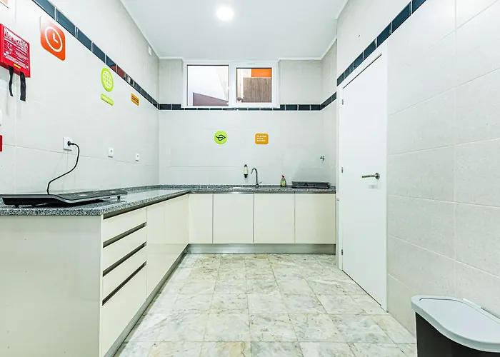 Hostel Arbutus Bed And Bar *