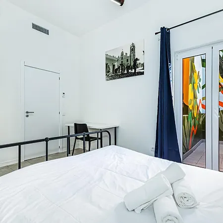 Arbutus Bed And Bar Hostel Portimão